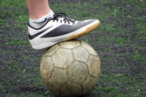 米兰体育app在线下载-中国足球中场压制效果与控球率关联图，中场球员控球技巧